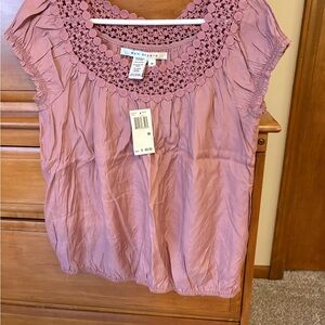 Max Studio Mauve Crochet Yoke Short Sleeve Blouse